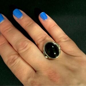 Black ring